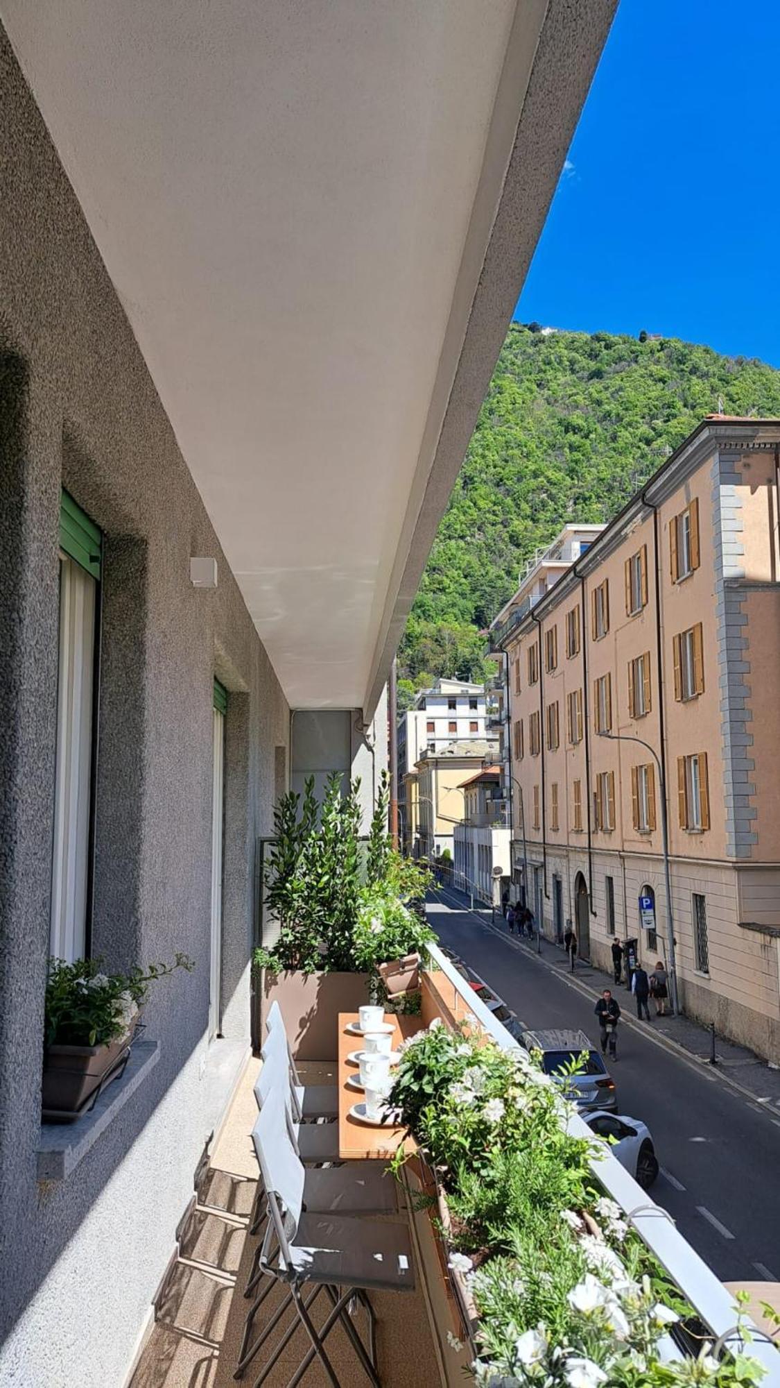 The Window On The Theatre And The Cathedral - Luxury Apartment Como Eksteriør bilde